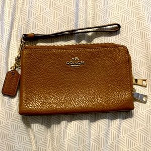 NEW  brown coach clutch